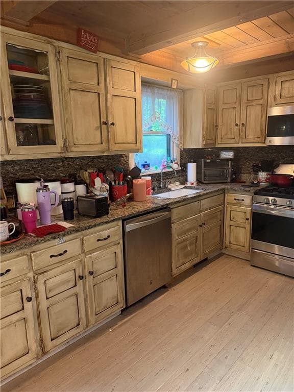 5 bedroom, 4 bathroom, 2,520 sq ft single family residence for sale at 50 Fox Run Lane, Blue Ridge, GA 30513 — photo 4