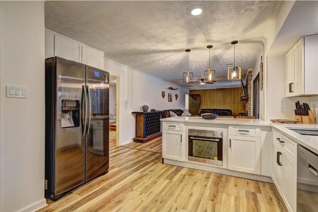 3 bedroom, 3 bathroom, 1,838 sq ft single family residence for sale at 457 Castleaire Drive, Stone Mountain, GA 30087 — photo 5