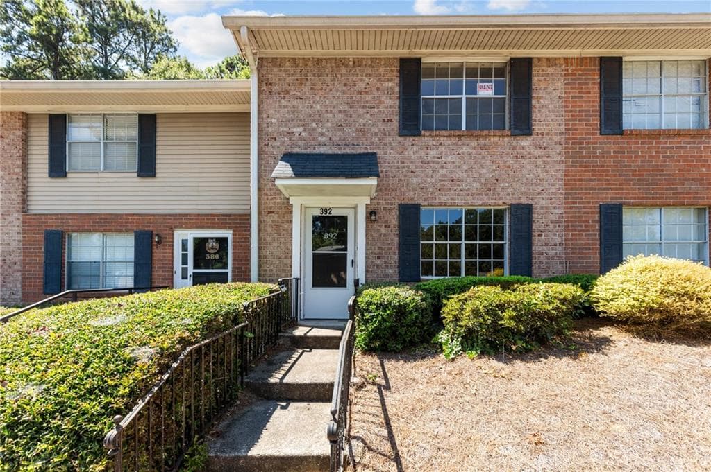 2 bedroom, 2 bathroom, 1,080 sq ft townhouse for rent at 392 Northdale Court, Lawrenceville, GA 30046 for $1,500 a month — photo 2
