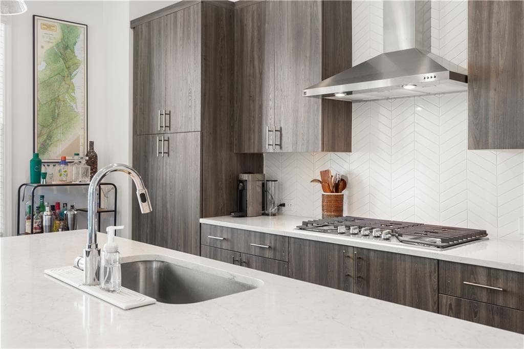 1 bedroom, 2 bathroom, 1,048 sq ft condominium for sale at 6610 Sterling Drive 684, Sandy Springs, GA 30328 — photo 5