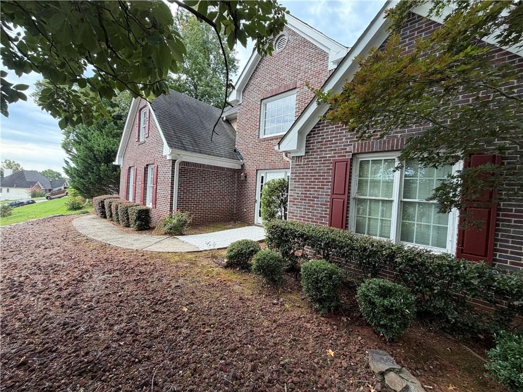 3 bedroom, 3 bathroom, 2,309 sq ft single family residence for rent at 649 LAWTON RIDGE Drive, Lawrenceville, GA 30043 for $2,395 a month — photo 2