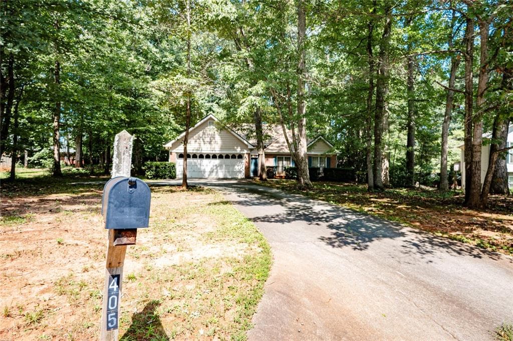 3 bedroom, 2 bathroom, 1,815 sq ft single family residence for sale at 405 Radcliffe Trace, Covington, GA 30016 — photo 2