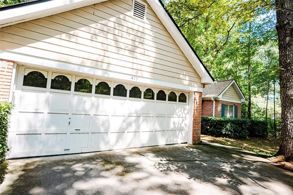 3 bedroom, 2 bathroom, 1,815 sq ft single family residence for sale at 405 Radcliffe Trace, Covington, GA 30016 — photo 4