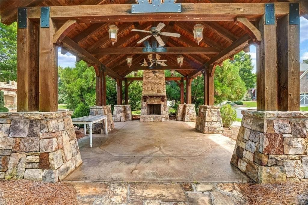 5 bedroom, 4 bathroom, 3,373 sq ft single family residence under contract at 3140 Stonecrest Drive, Cumming, GA 30041 — photo 4