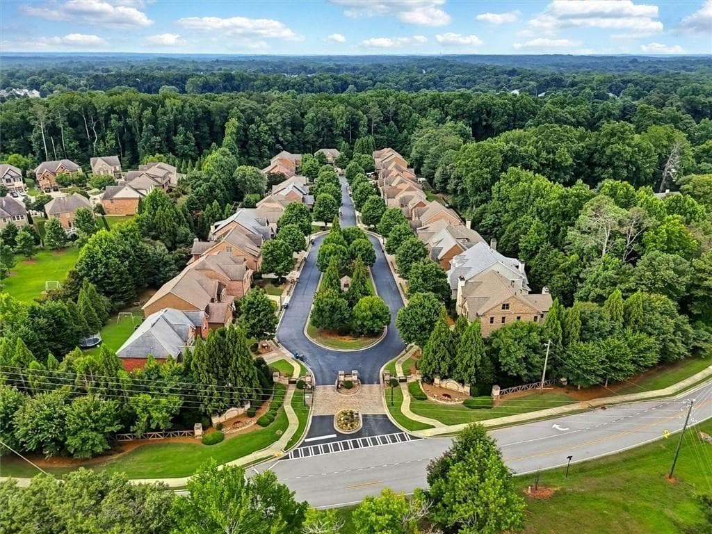 5 bedroom, 4 bathroom, 3,373 sq ft single family residence under contract at 3140 Stonecrest Drive, Cumming, GA 30041 — photo 5