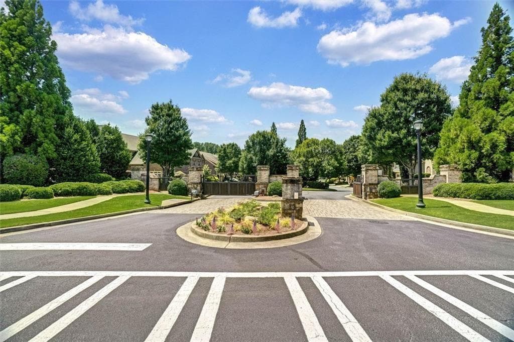 5 bedroom, 4 bathroom, 3,373 sq ft single family residence under contract at 3140 Stonecrest Drive, Cumming, GA 30041 — photo 9