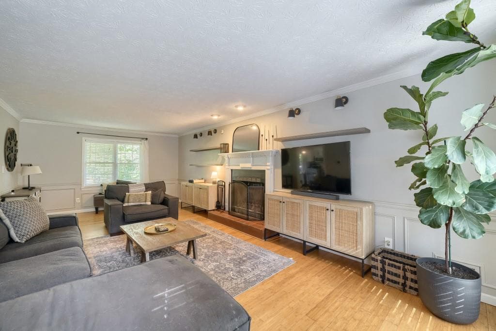 4 bedroom, 3 bathroom, 2,162 sq ft single family residence for sale at 788 Flowers Crossing, Lawrenceville, GA 30044 — photo 6