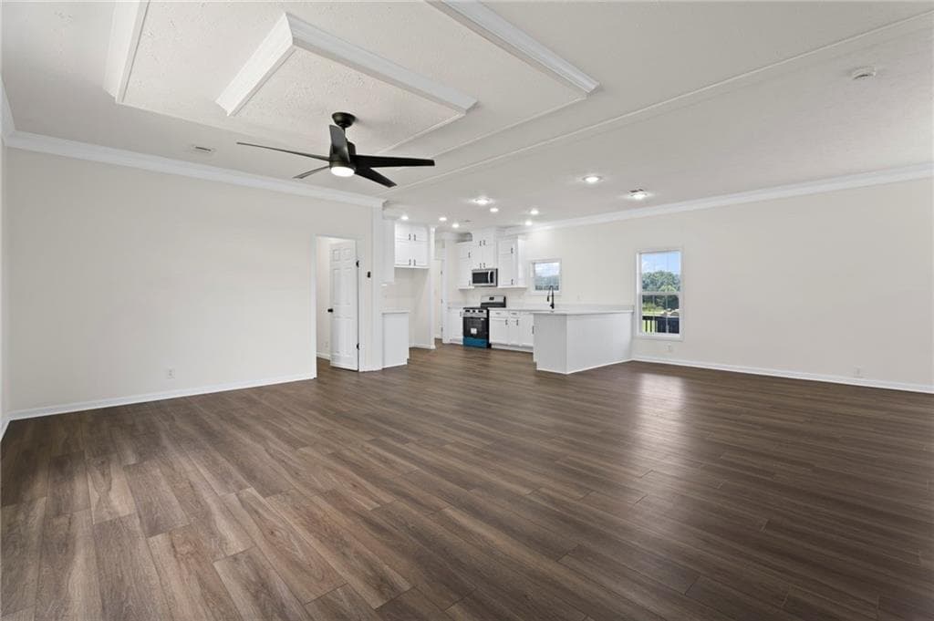 4 bedroom, 2 bathroom, 2,432 sq ft single family residence for sale at 1300 Credille Pond Road, Greensboro, GA 30642 — photo 4