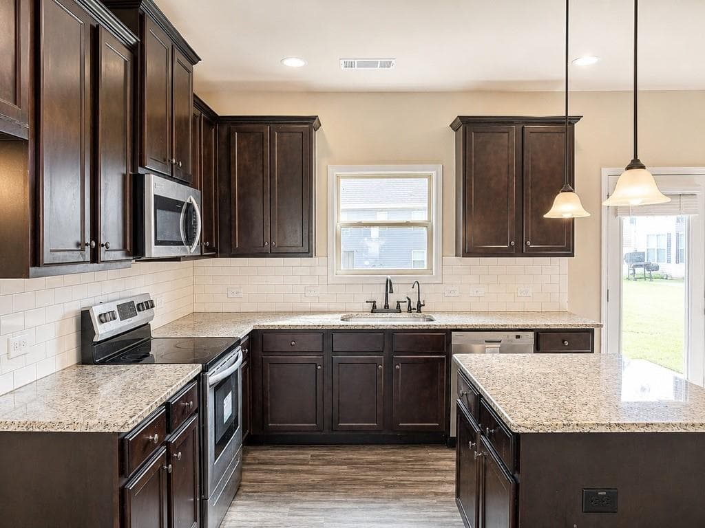 4 bedroom, 3 bathroom, 2,356 sq ft single family residence for sale at 2277 Church Street, Hampton, GA 30228 — photo 4