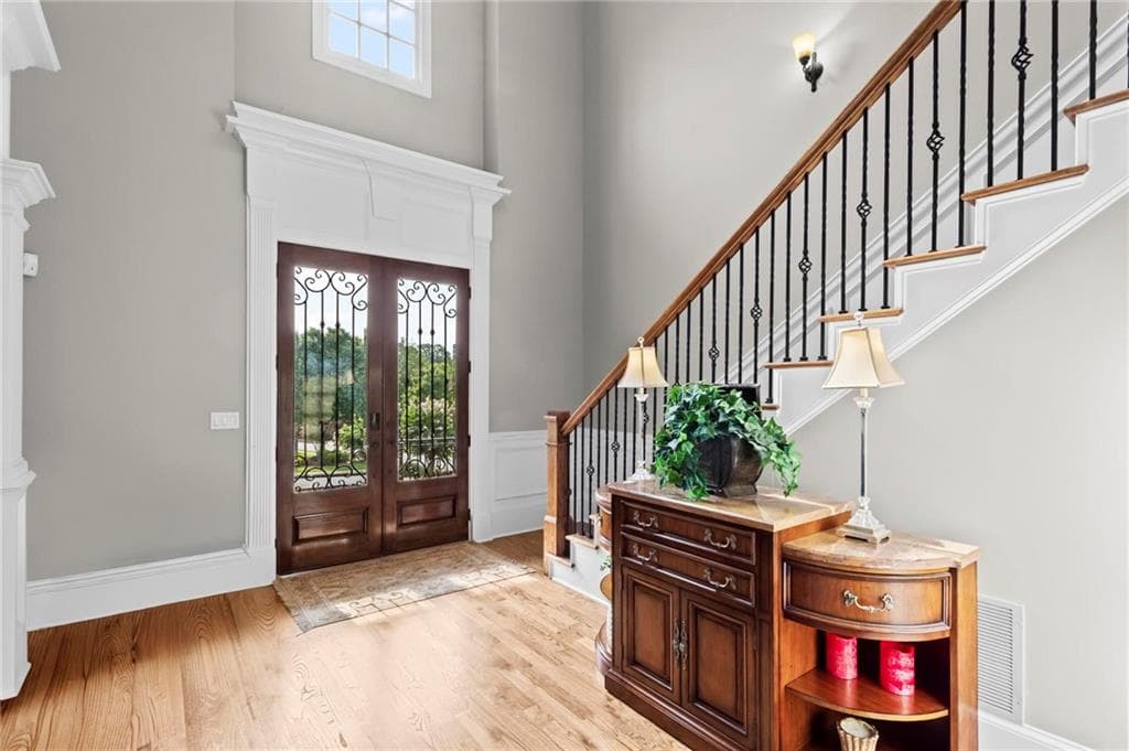 6 bedroom, 5 bathroom, 5,425 sq ft single family residence under contract at 1303 Alvin Adams Court, Marietta, GA 30062 — photo 9