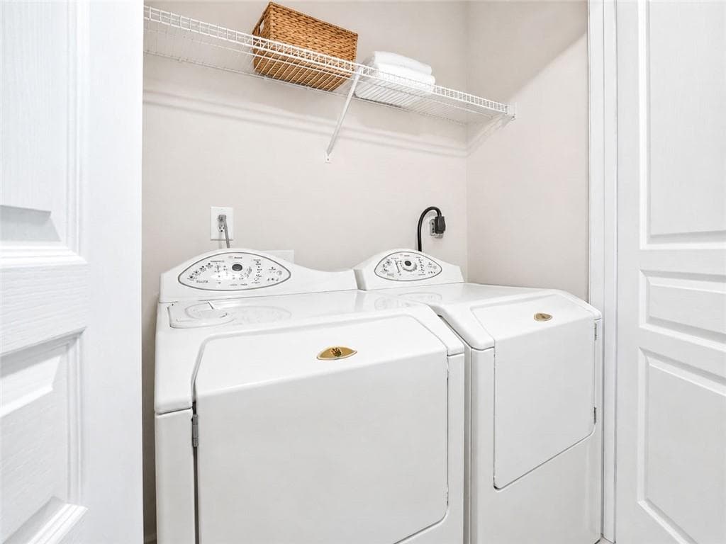 1 bedroom, 1 bathroom, 871 sq ft condominium for sale at 10 Perimeter Summit Boulevard 4409, Brookhaven, GA 30319 — photo 9