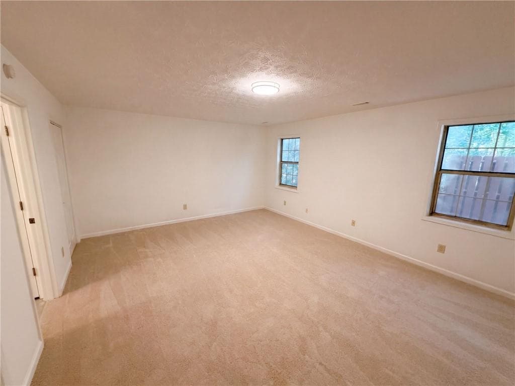 2 bedroom, 2 bathroom, 1,921 sq ft townhouse under contract at 17 Dover Trail, Peachtree City, GA 30269 — photo 9
