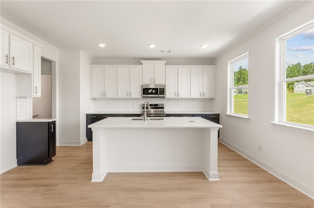 4 bedroom, 3 bathroom, 2,626 sq ft single family residence for sale at 7371 Rocklin Lane, Flowery Branch, GA 30542 — photo 8