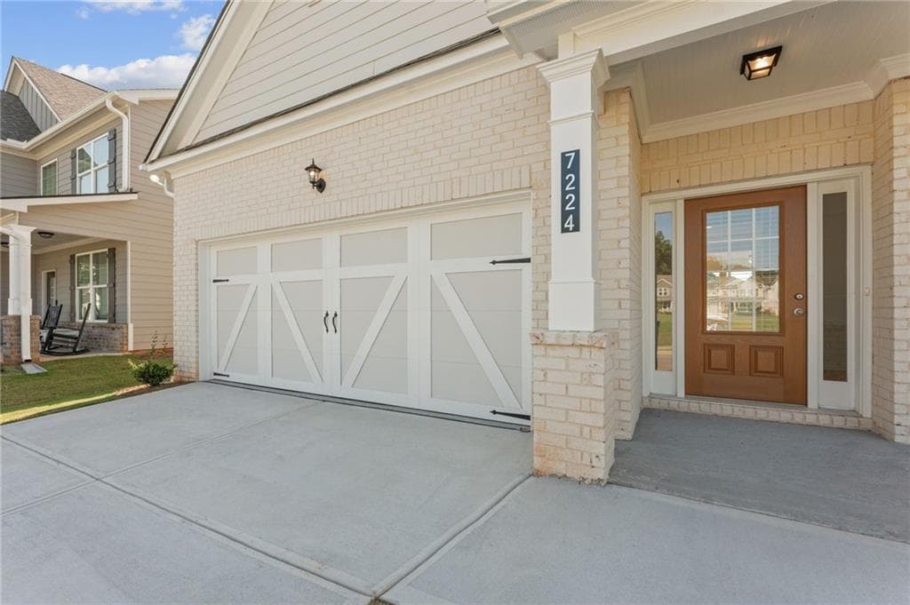 4 bedroom, 3 bathroom, 2,626 sq ft single family residence for sale at 7224 Millbrae Walk, Flowery Branch, GA 30542 — photo 2