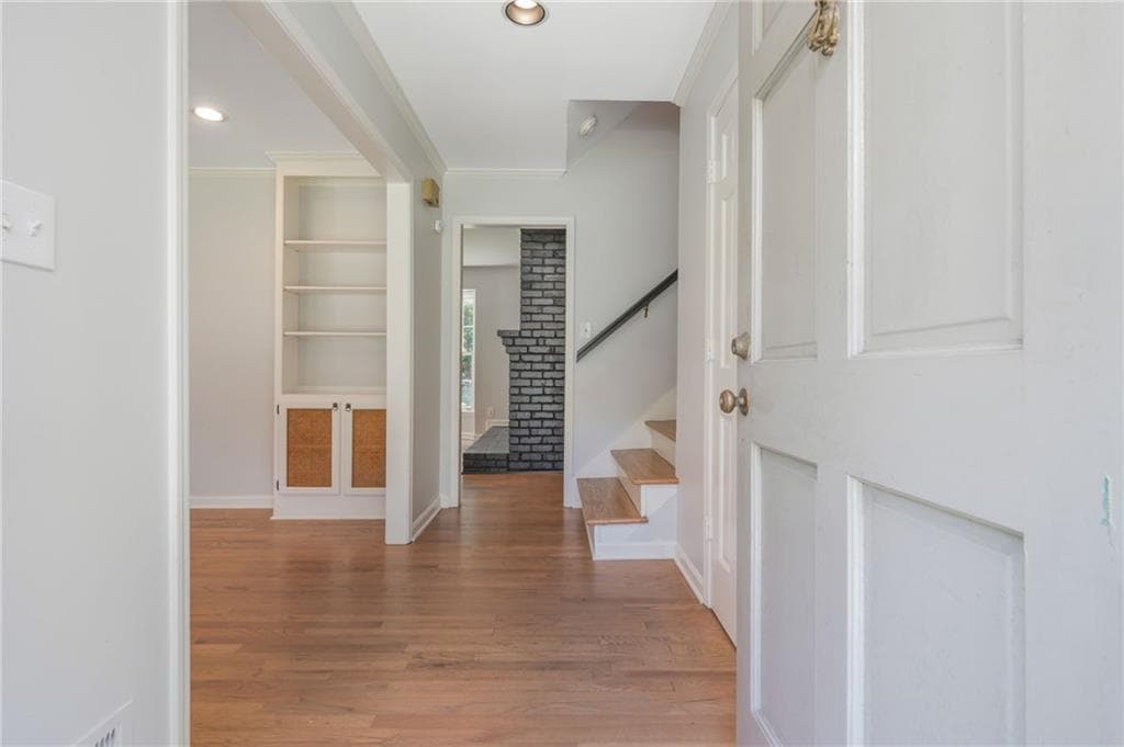 5 bedroom, 3 bathroom, 2,594 sq ft single family residence for rent at 5599 Bend Creek Road, Atlanta, GA 30338 for $4,100 a month — photo 3