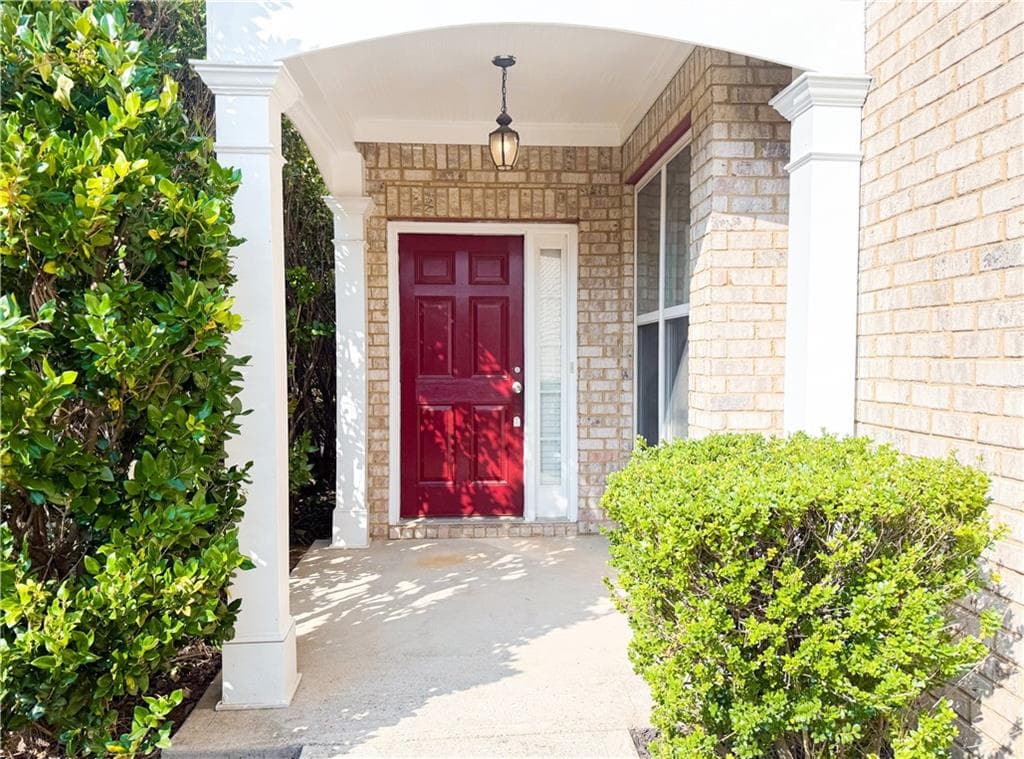 3 bedroom, 3 bathroom, 1,791 sq ft single family residence for sale at 5415 Falls Landing Drive, Cumming, GA 30040 — photo 3