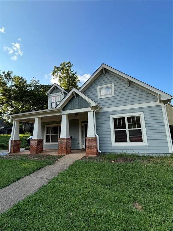 4 bedroom, 3 bathroom, 2,414 sq ft single family residence for sale at 16 Plum Blossom Lane, Hampton, GA 30228 — photo 2