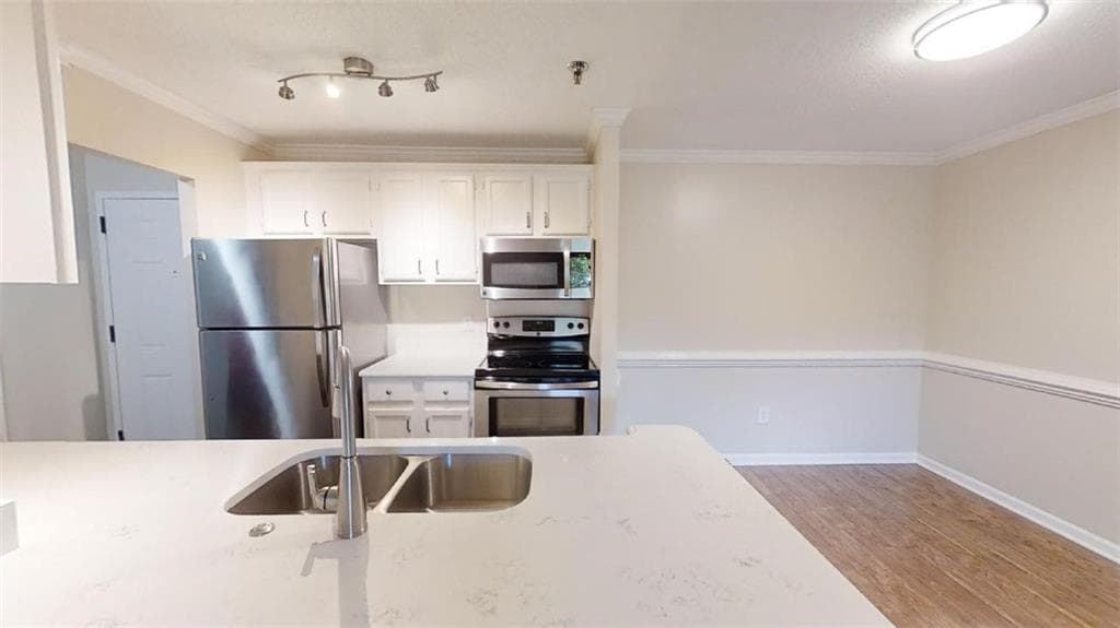 1 bedroom, 1 bathroom, 760 sq ft condominium for sale at 300 Johnson Ferry Road B202, Sandy Springs, GA 30328 — photo 5