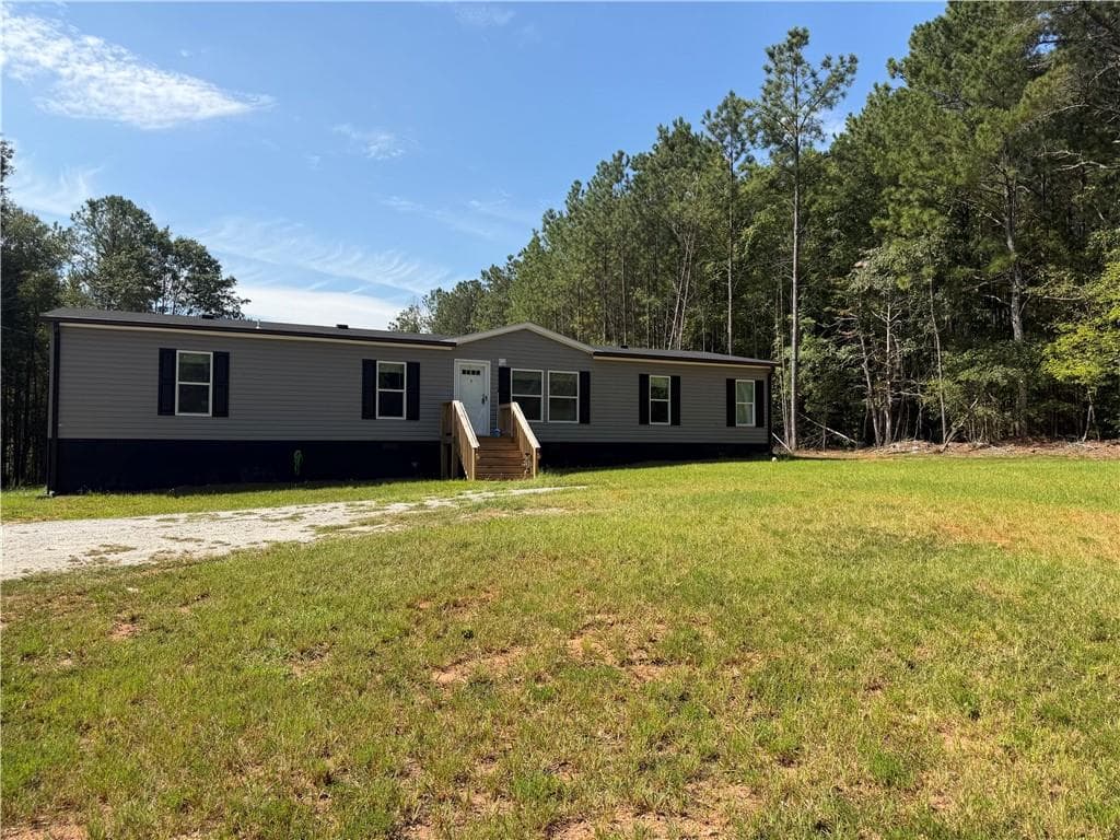 4 bedroom, 2 bathroom, 1,768 sq ft single family residence for sale at 1617 Sweet City Road, Elberton, GA 30635