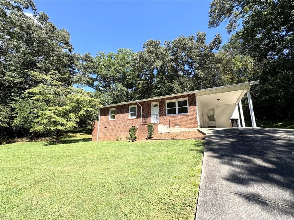 3 bedroom, 2 bathroom, 1,290 sq ft single family residence for rent at 122 Kenimer Circle, Dahlonega, GA 30533 for $1,600 a month — photo 1 of 26