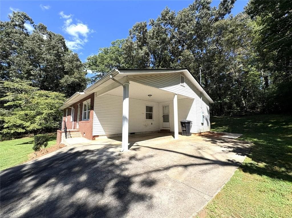 3 bedroom, 2 bathroom, 1,290 sq ft single family residence for rent at 122 Kenimer Circle, Dahlonega, GA 30533 for $1,600 a month — photo 2