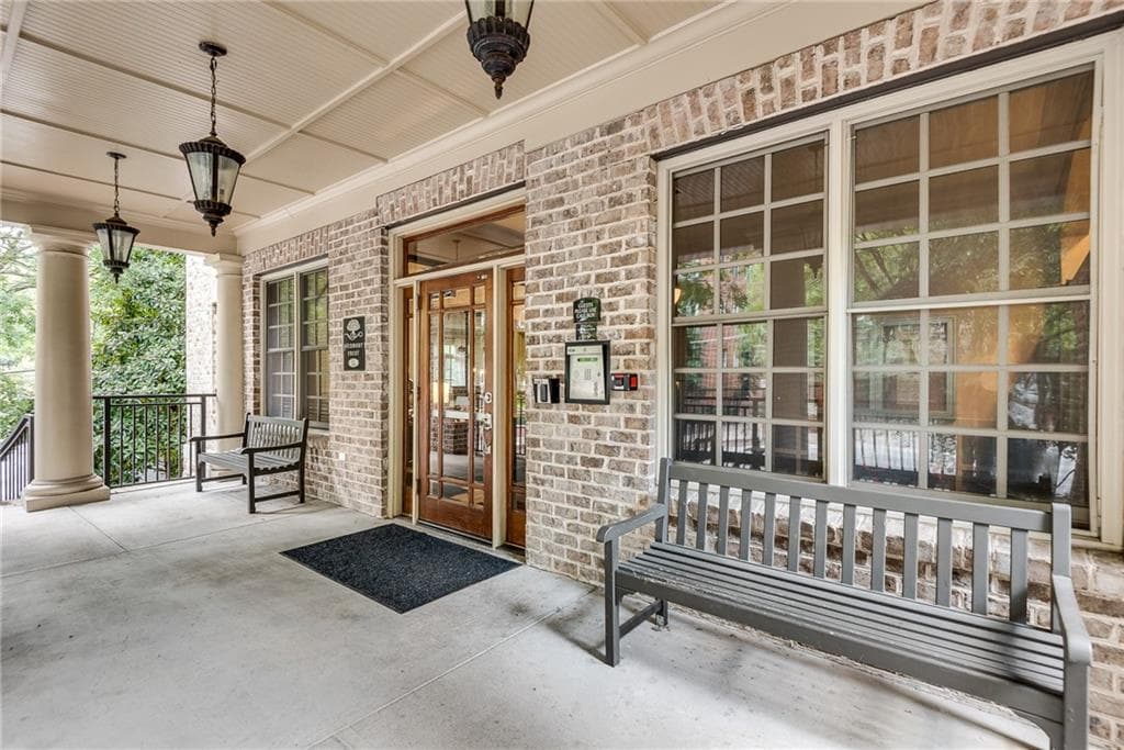 1 bedroom, 1 bathroom, 736 sq ft condominium for sale at 1055 Piedmont Avenue 117, Atlanta, GA 30309 — photo 2