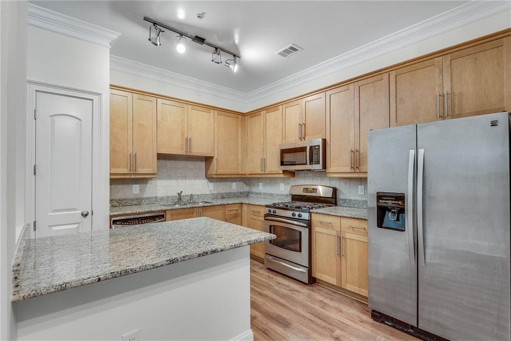 1 bedroom, 1 bathroom, 736 sq ft condominium for sale at 1055 Piedmont Avenue 117, Atlanta, GA 30309 — photo 5