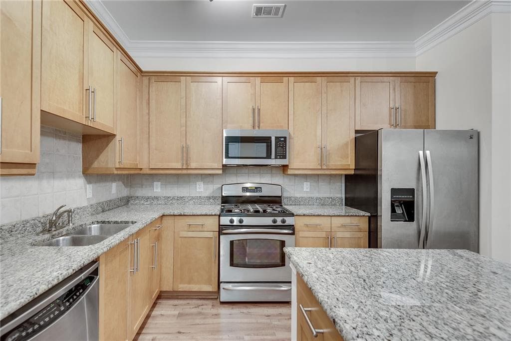 1 bedroom, 1 bathroom, 736 sq ft condominium for sale at 1055 Piedmont Avenue 117, Atlanta, GA 30309 — photo 7