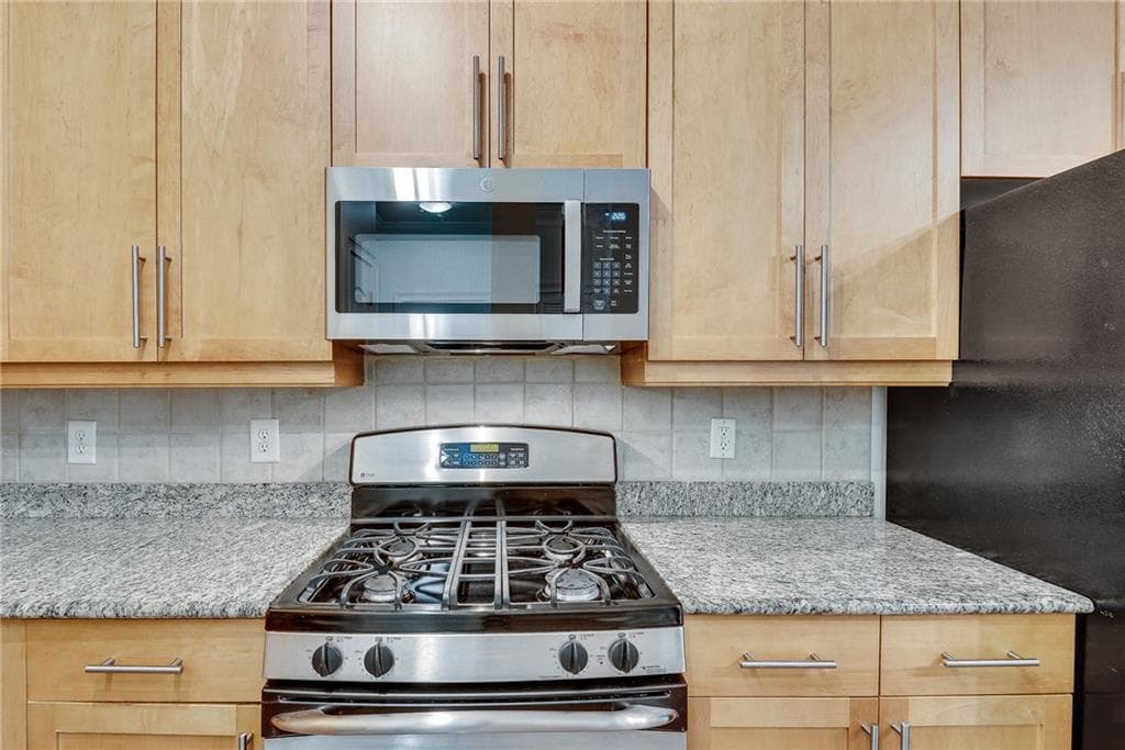 1 bedroom, 1 bathroom, 736 sq ft condominium for sale at 1055 Piedmont Avenue 117, Atlanta, GA 30309 — photo 8