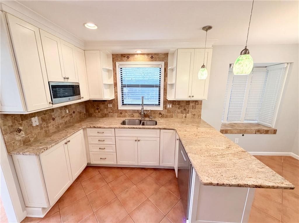 4 bedroom, 3 bathroom, 2,242 sq ft single family residence for sale at 3409 Woodrun Trail, Marietta, GA 30062 — photo 10