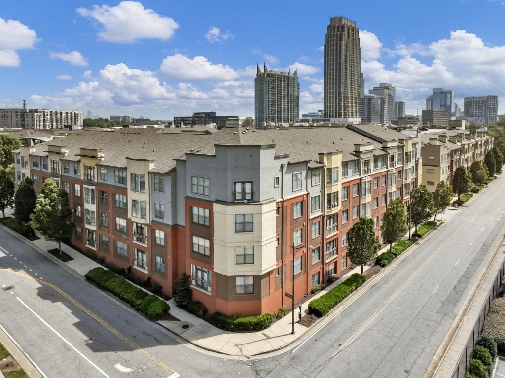 2 bedroom, 1 bathroom, 1,080 sq ft condominium for sale at 400 17th Street 2125, Atlanta, GA 30318