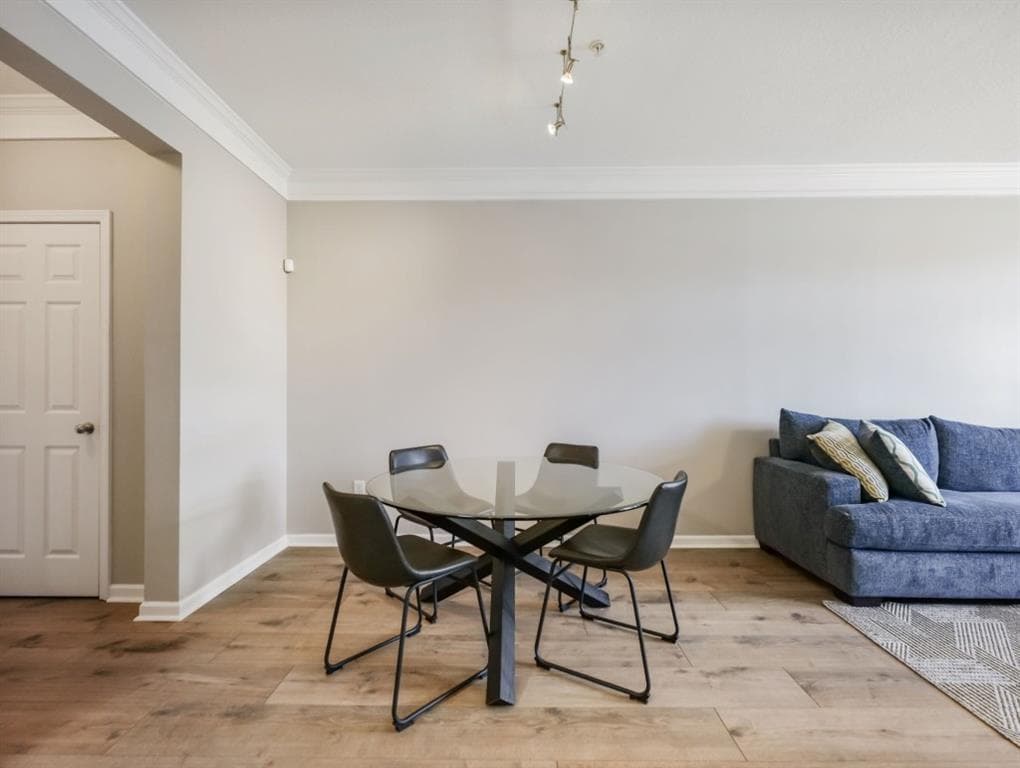 2 bedroom, 1 bathroom, 1,080 sq ft condominium for sale at 400 17th Street 2125, Atlanta, GA 30318 — photo 4
