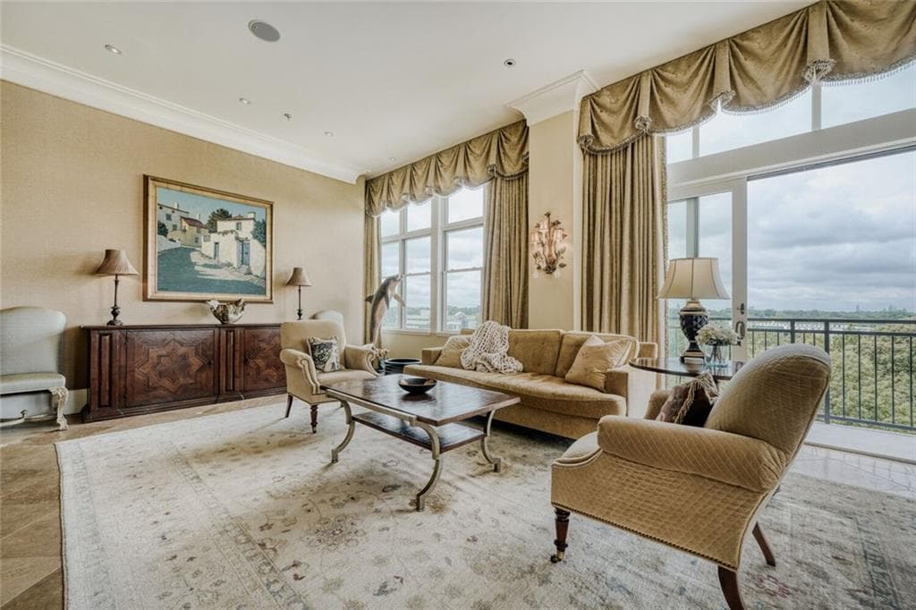 4 bedroom, 4 bathroom, 3,607 sq ft condominium under contract at 201 W Ponce De Leon Avenue 71, Decatur, GA 30030 — photo 5