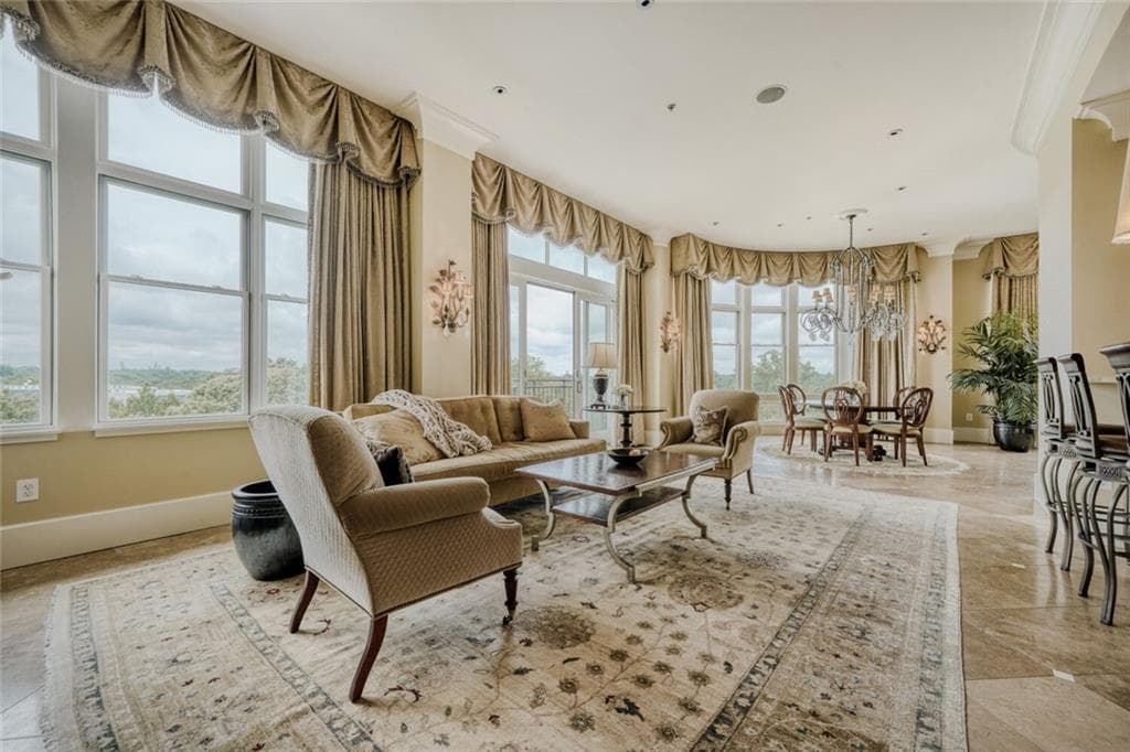 4 bedroom, 4 bathroom, 3,607 sq ft condominium under contract at 201 W Ponce De Leon Avenue 71, Decatur, GA 30030 — photo 7