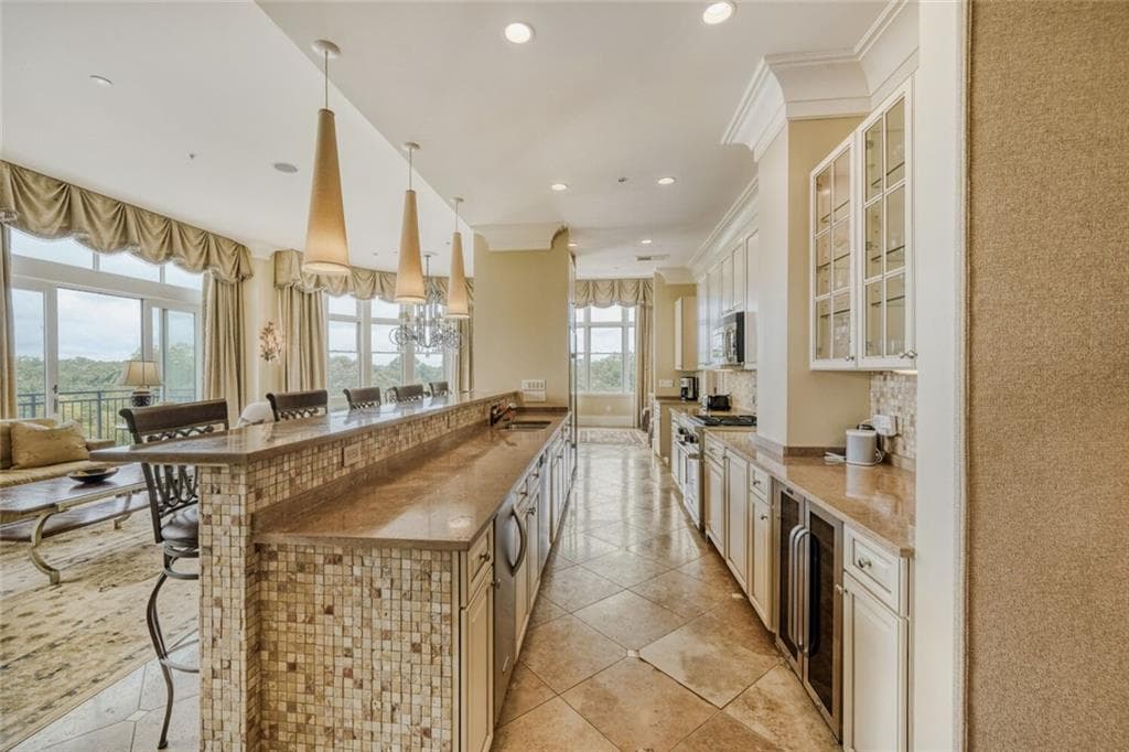 4 bedroom, 4 bathroom, 3,607 sq ft condominium under contract at 201 W Ponce De Leon Avenue 71, Decatur, GA 30030 — photo 10