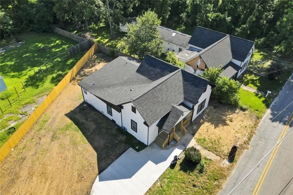 5 bedroom, 5 bathroom, 1,612 sq ft single family residence for sale at 7516 Conyers Street, Lithonia, GA 30058 — photo 8