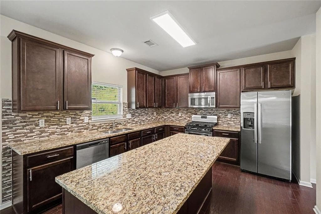 4 bedroom, 3 bathroom, 2,315 sq ft single family residence for sale at 208 Manous Way, Canton, GA 30115 — photo 9