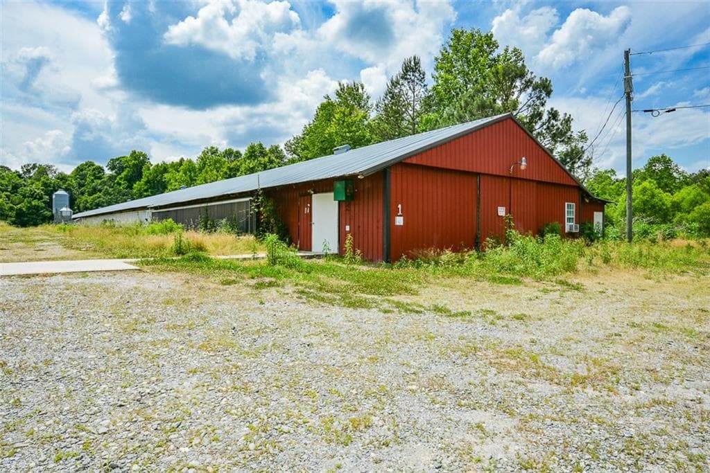 3 bedroom, 3 bathroom, 1,848 sq ft single family residence under contract at 1010 Painter Road, Talking Rock, GA 30175 — photo 5