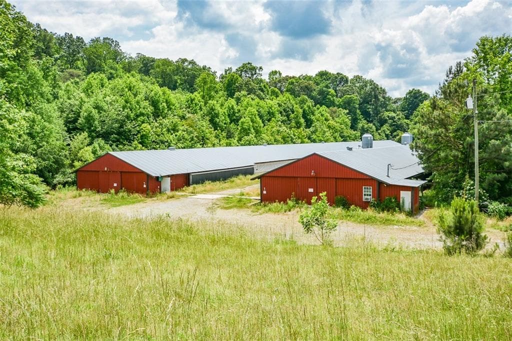 3 bedroom, 3 bathroom, 1,848 sq ft single family residence under contract at 1010 Painter Road, Talking Rock, GA 30175 — photo 6