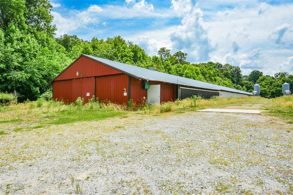 3 bedroom, 3 bathroom, 1,848 sq ft single family residence under contract at 1010 Painter Road, Talking Rock, GA 30175 — photo 7