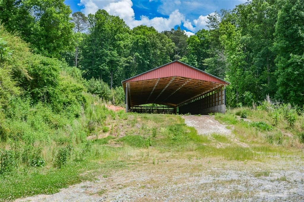 3 bedroom, 3 bathroom, 1,848 sq ft single family residence under contract at 1010 Painter Road, Talking Rock, GA 30175 — photo 8