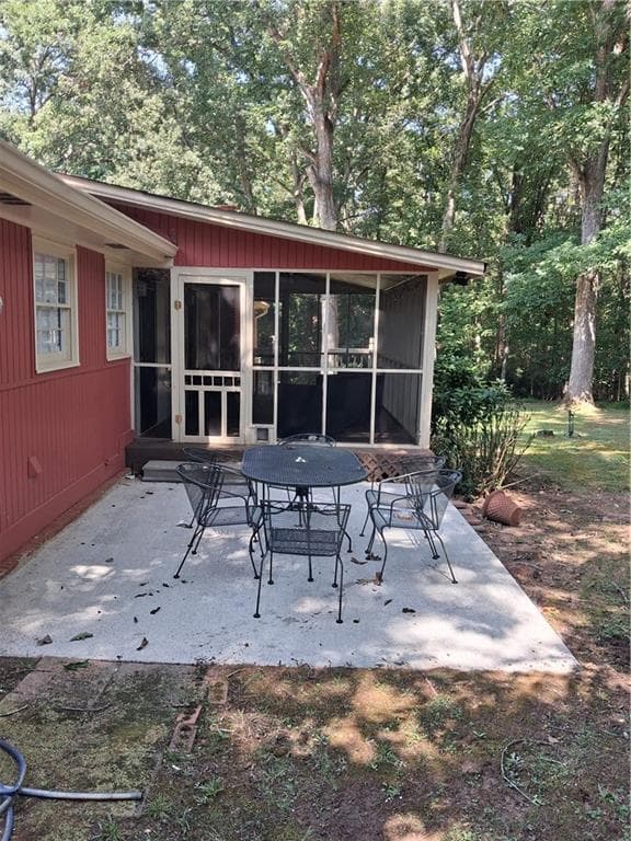 4 bedroom, 4 bathroom, 2,228 sq ft single family residence for sale at 2589 King Circle, Conyers, GA 30013 — photo 4