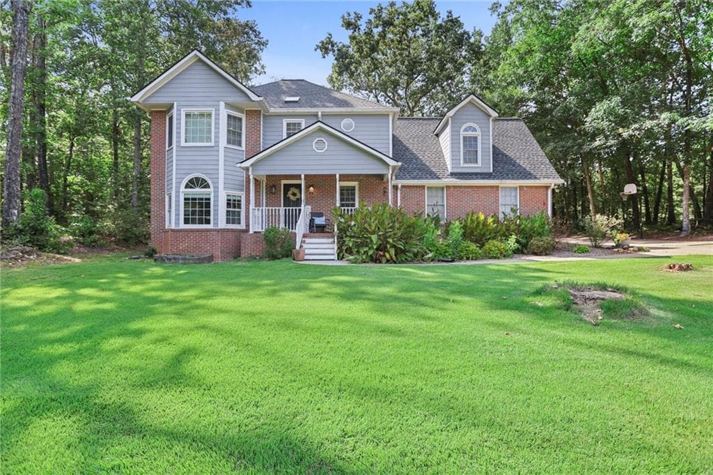 4 bedroom, 3 bathroom, 2,802 sq ft home for sale at 232 Lakewood Drive, Carrollton, GA