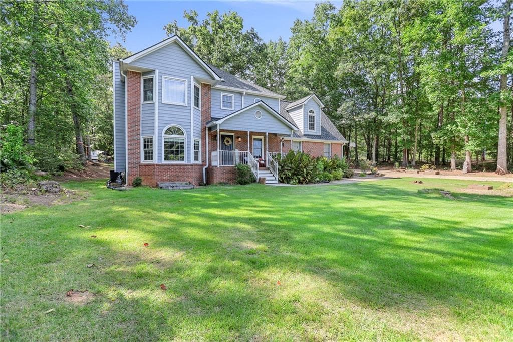 4 bedroom, 3 bathroom, 2,802 sq ft single family residence for sale at 232 Lakewood Drive, Carrollton, GA 30117 — photo 2