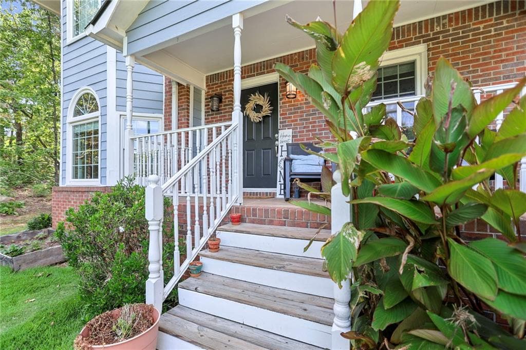 4 bedroom, 3 bathroom, 2,802 sq ft single family residence for sale at 232 Lakewood Drive, Carrollton, GA 30117 — photo 6