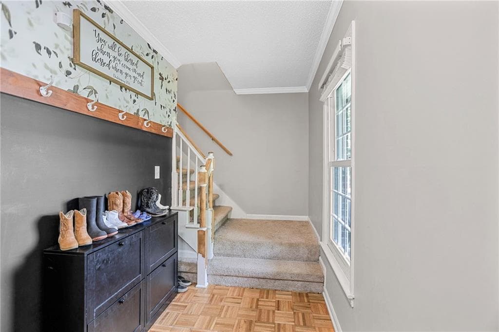 4 bedroom, 3 bathroom, 2,802 sq ft single family residence for sale at 232 Lakewood Drive, Carrollton, GA 30117 — photo 9