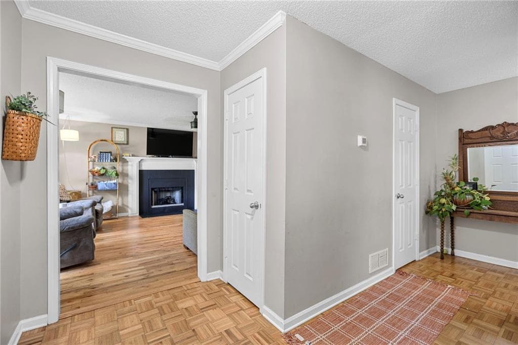 4 bedroom, 3 bathroom, 2,802 sq ft single family residence for sale at 232 Lakewood Drive, Carrollton, GA 30117 — photo 10
