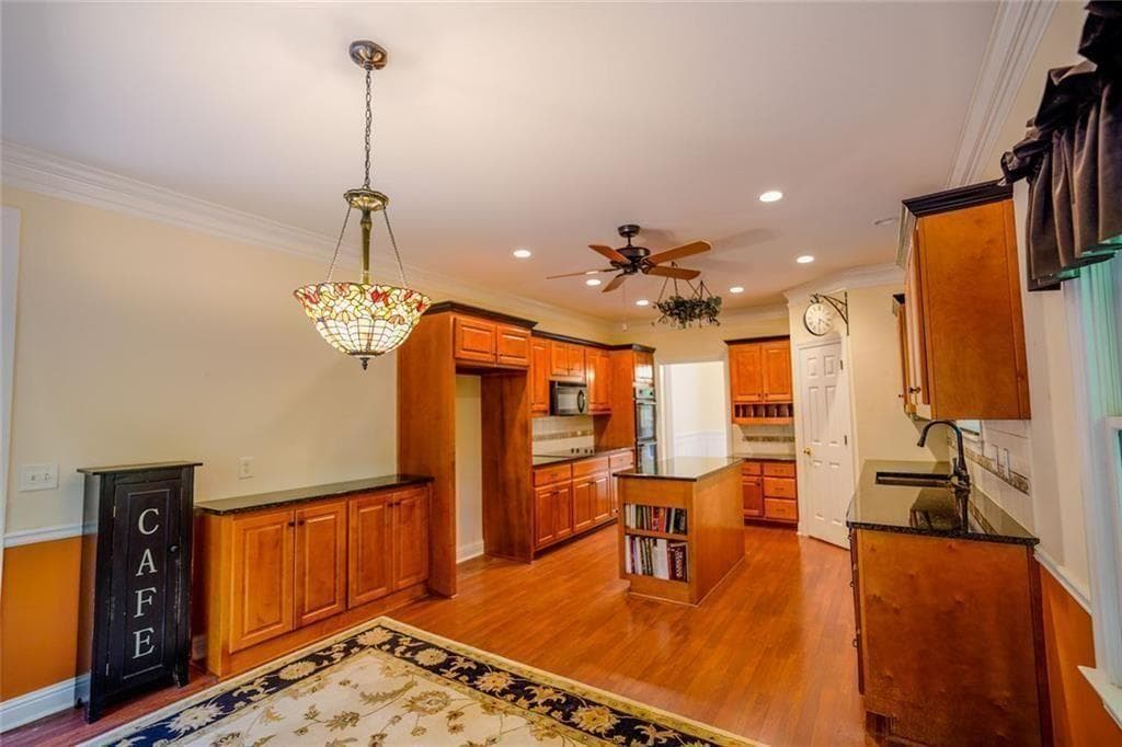 4 bedroom, 3 bathroom, 4,557 sq ft single family residence under contract at 4459 N Gate Drive, Gainesville, GA 30506 — photo 5