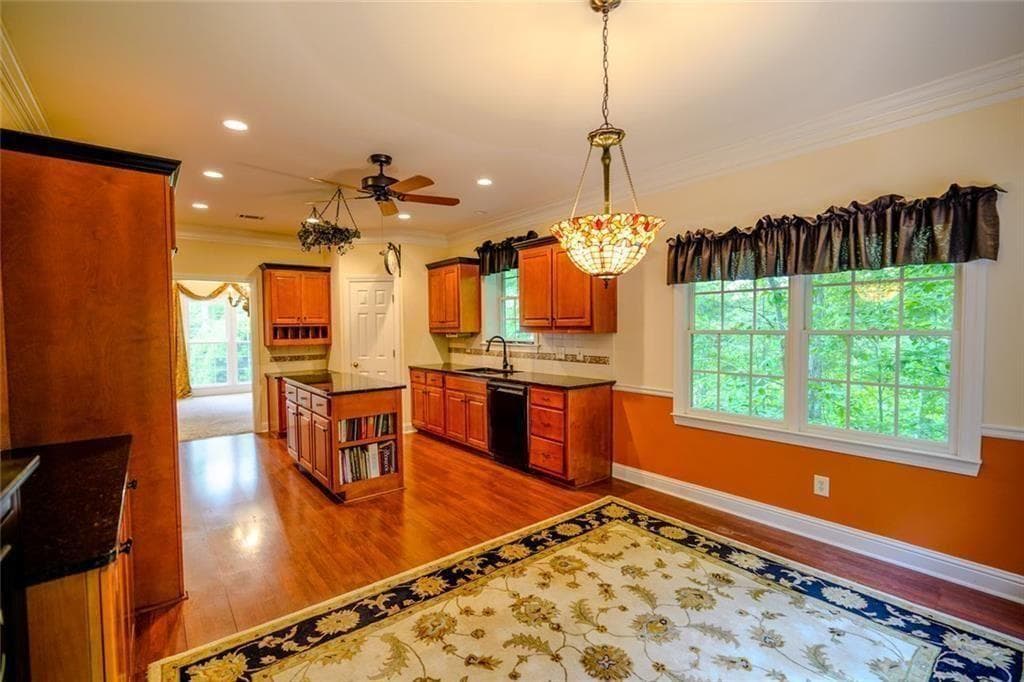 4 bedroom, 3 bathroom, 4,557 sq ft single family residence under contract at 4459 N Gate Drive, Gainesville, GA 30506 — photo 7