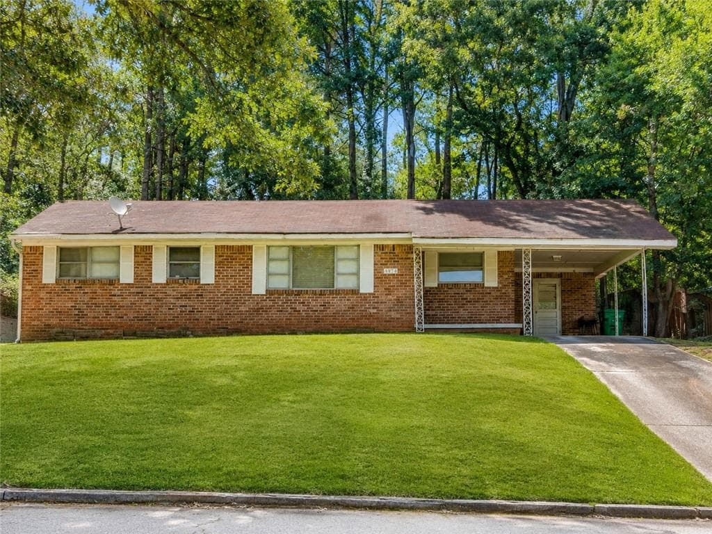 3 bedroom, 2 bathroom, 1,100 sq ft single family residence under contract at 1994 Shannon Ridge Court, Decatur, GA 30032